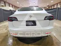 2022 Tesla Model 3 фото