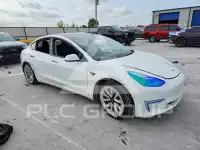 2022 Tesla Model 3 фото