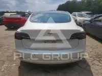 2022 Tesla Model 3 фото