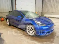 2022 Tesla Model 3 фото