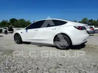 2022 Tesla Model 3 фото
