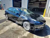 2022 Tesla Model 3 фото