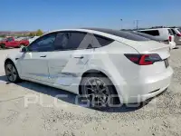 2022 Tesla Model 3 фото