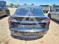 2022 Tesla Model 3 фото