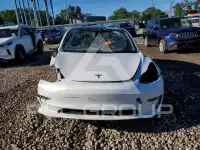 2022 Tesla Model 3 фото