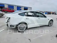 2022 Tesla Model 3 фото