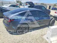 2022 Tesla Model 3 фото