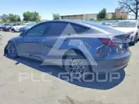 2022 Tesla Model 3 фото