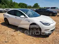 2022 Tesla Model 3 фото