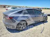 2022 Tesla Model 3 фото