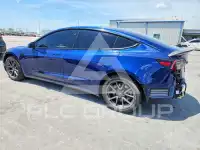 2022 Tesla Model 3 фото