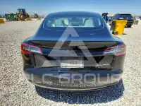2022 Tesla Model 3 фото