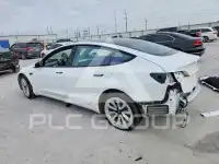 2022 Tesla Model 3 фото