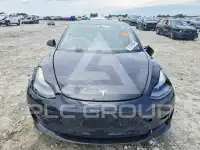 2022 Tesla Model 3 фото