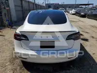 2022 Tesla Model 3 фото