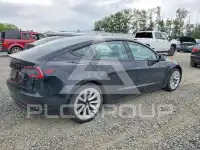 2022 Tesla Model 3 фото