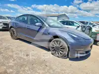2022 Tesla Model 3 фото