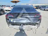 2022 Tesla Model 3 фото