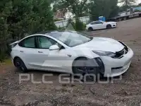 2022 Tesla Model 3 фото
