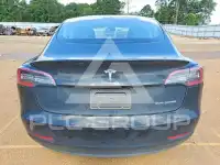 2022 Tesla Model 3 фото