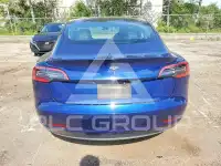 2022 Tesla Model 3 фото