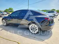 2022 Tesla Model 3 фото