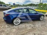 2022 Tesla Model 3 фото
