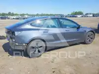 2022 Tesla Model 3 фото
