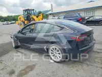 2022 Tesla Model 3 фото