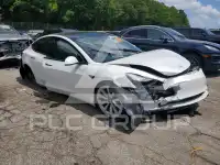 2022 Tesla Model 3 фото