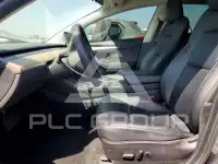 2022 Tesla Model 3 фото