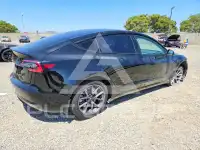 2022 Tesla Model 3 фото