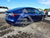 2022 Tesla Model 3 фото