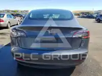 2022 Tesla Model 3 фото
