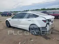 2022 Tesla Model 3 фото