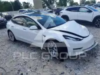 2022 Tesla Model 3 фото