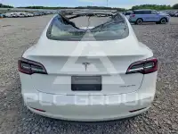 2022 Tesla Model 3 фото