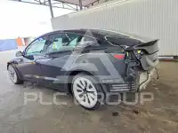 2022 Tesla Model 3 фото