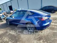 2022 Tesla Model 3 фото