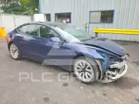 2022 Tesla Model 3 фото