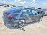 2022 Tesla Model 3 фото