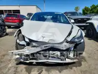 2022 Tesla Model 3 фото