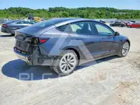 2022 Tesla Model 3 фото