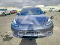 2022 Tesla Model 3 фото