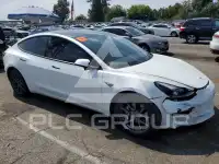 2022 Tesla Model 3 фото