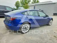 2022 Tesla Model 3 фото