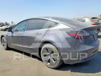 2022 Tesla Model 3 фото