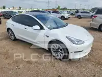 2022 Tesla Model 3 фото