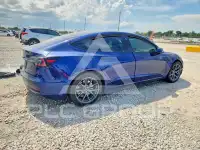 2022 Tesla Model 3 фото