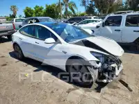 2022 Tesla Model 3 фото